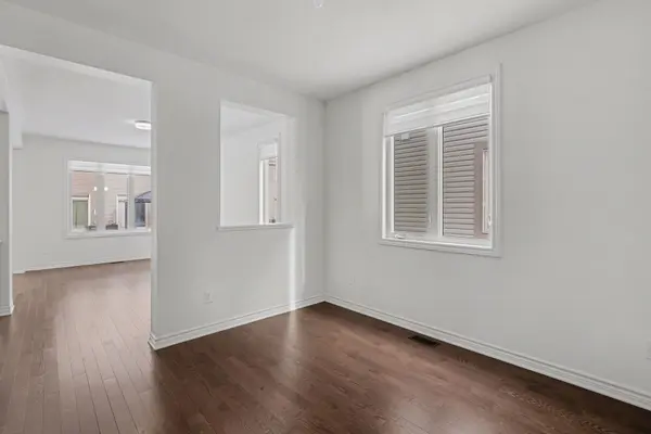 105 Mesa DR, Barrhaven, ON K2J 6W1