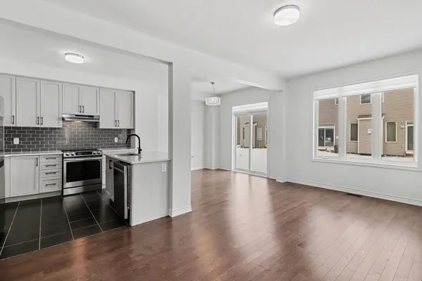 105 Mesa DR, Barrhaven, ON K2J 6W1