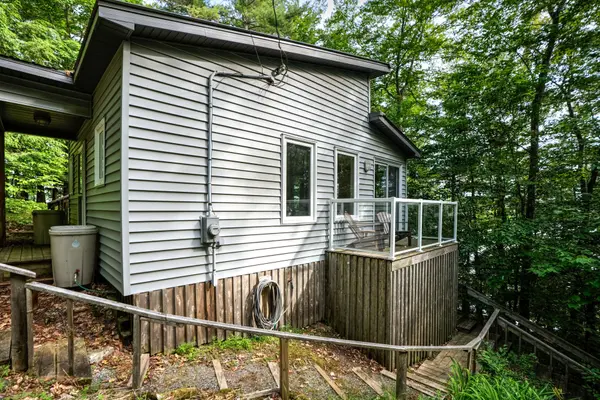 7 Scarlett LN, Rideau Lakes, ON K0G 1X0