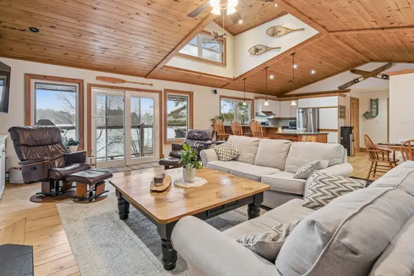 1051 Evanswood DR, Gravenhurst, ON P0E 1G0