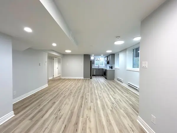 650 Perseus AVE #Unit B, Barrhaven, ON K2J 6T1