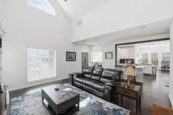 3426 Knob Oak Drive, Grapevine, TX 76051