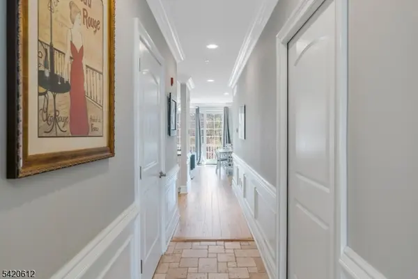 8 Schmidt Cir, Watchung Boro, NJ 07069