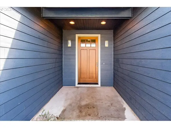 1023 SPIRIT LAKE HWY, Castle Rock, WA 98611