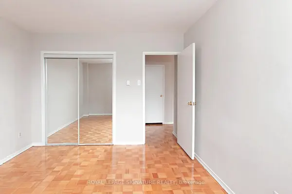 525 Eglinton AVE E #203, Toronto C10, ON M4P 1N5