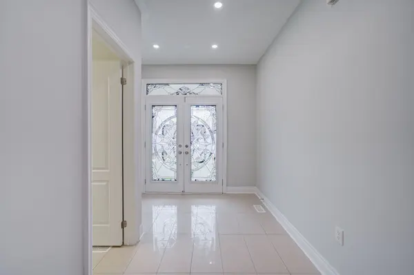 38 Elwin RD, Brampton, ON L6X 5K3