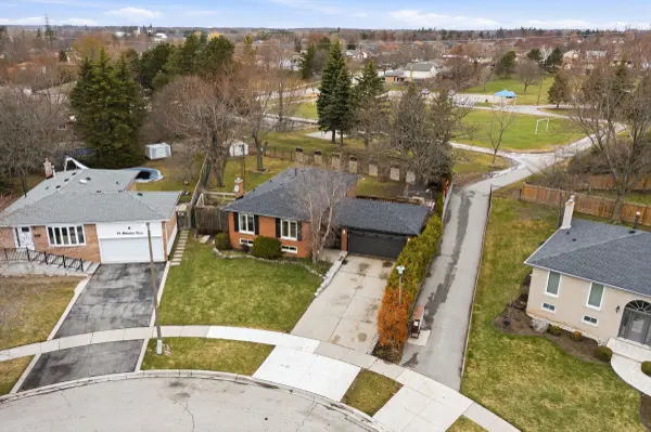 21 Milverton Close, Hamilton, ON L0R 2H3