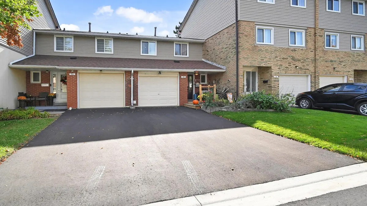 72 Carisbrooke CT, Brampton, ON L6S 3K1
