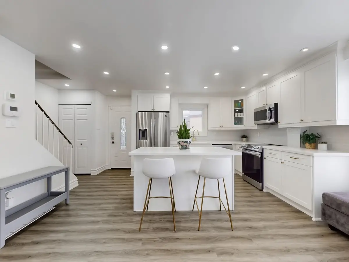 30 Haley CT, Brampton, ON L6S 1N6