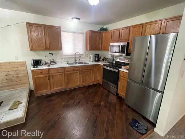 207 Butterfield LN, Roscommon Township, MI 48629