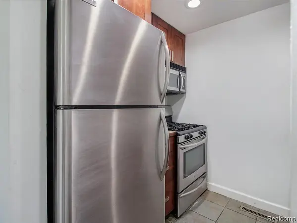 35420 TALL OAKS DR, Sterling Heights, MI 48312