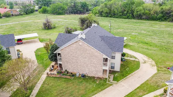 800 Treadwell Court #800B, Hurst, TX 76053