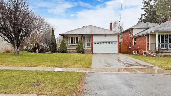 27 Doverwood CT, Toronto C14, ON M2M 2G6