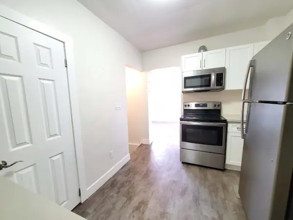 212 Monarch Park AVE #Main, Toronto E03, ON M4J 4S1