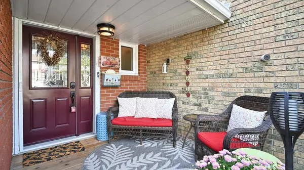 72 Carisbrooke CT, Brampton, ON L6S 3K1