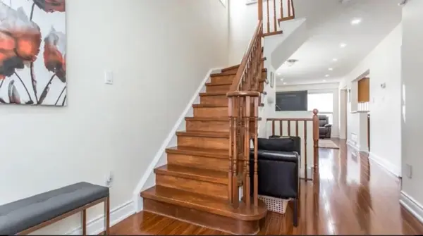 26 Twin Pines CRES, Brampton, ON L7A 1M6