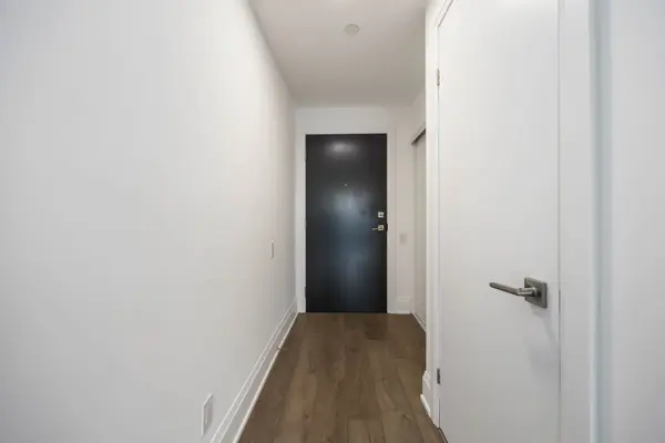 20 Brin DR #604, Toronto W08, ON M8X 0B2