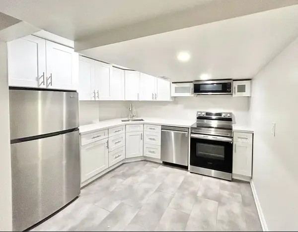 3 Bondhead PL #Lower, Toronto W10, ON M9V 2L9