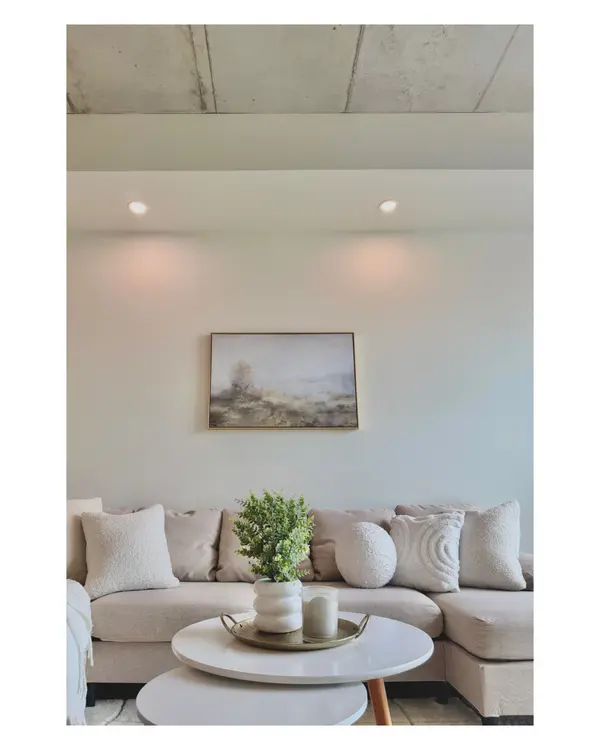 24 Augusta ST #205, Hamilton, ON L8N 1P7