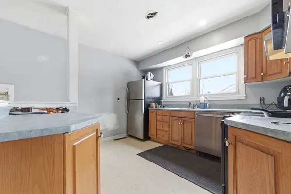 18 Summit ST, Deep River, ON K0J 1P0