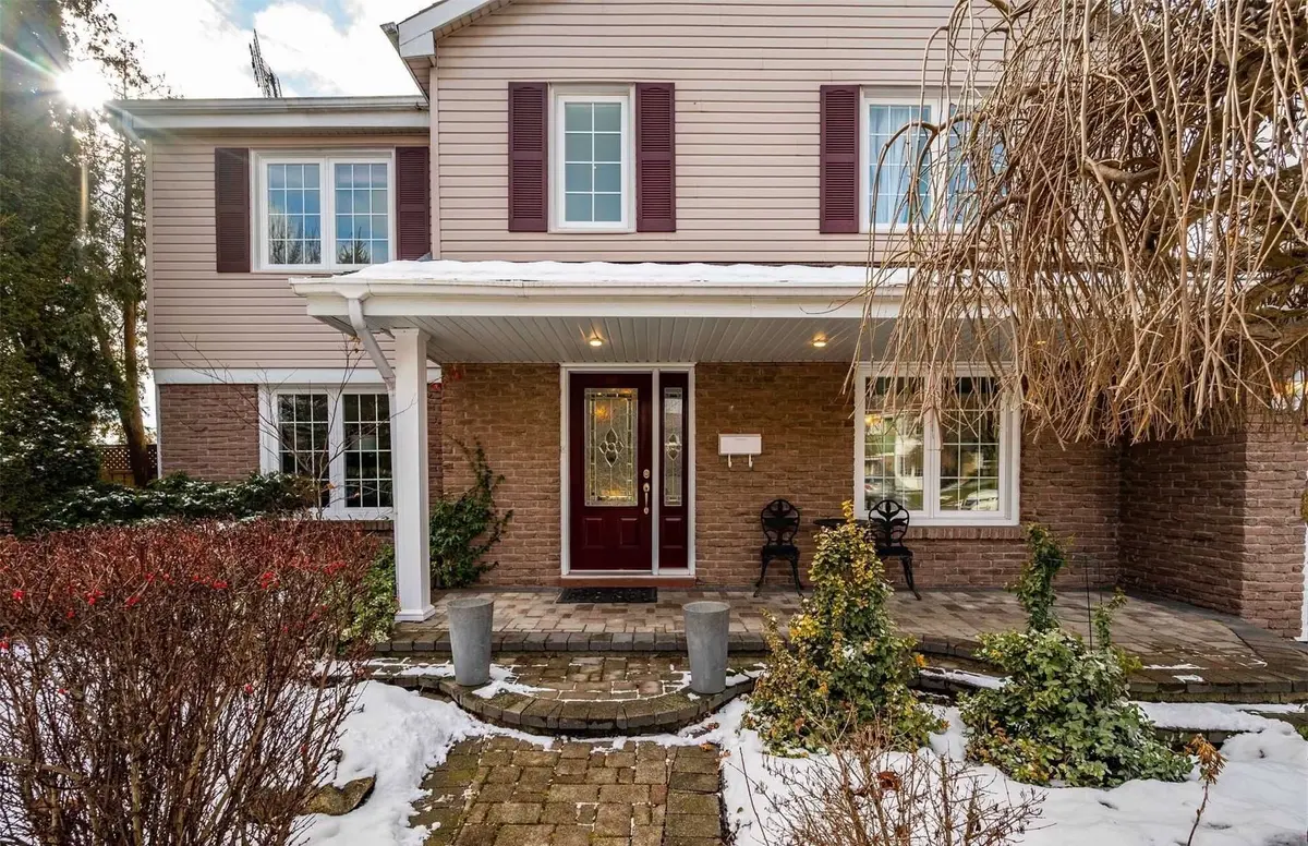 2 Cantrill CT, Brampton, ON L6Z 1A3