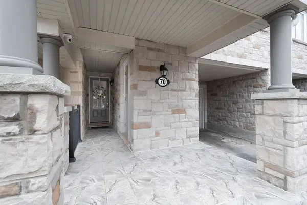 70 Minlow WAY, Aurora, ON L4G 0Y1