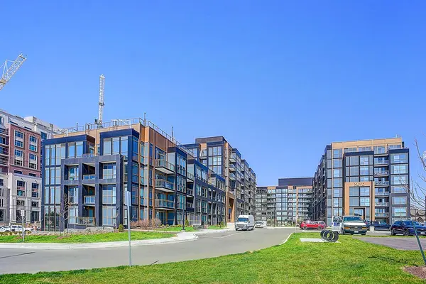 2333 Khalsa Gate #709, Oakville, ON L6M 0X7