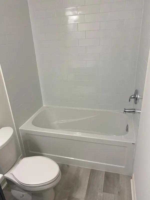 162 Glow AVE, Hamilton, ON L8H 3W2