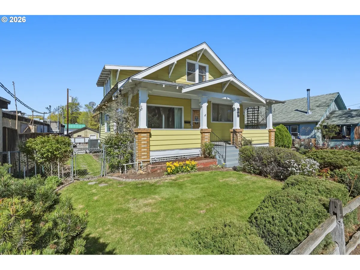 805 E 12TH ST, The Dalles, OR 97058