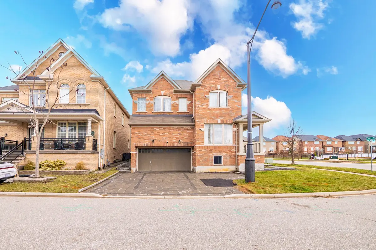 6 Libby RD, Brampton, ON L6Y 0X7