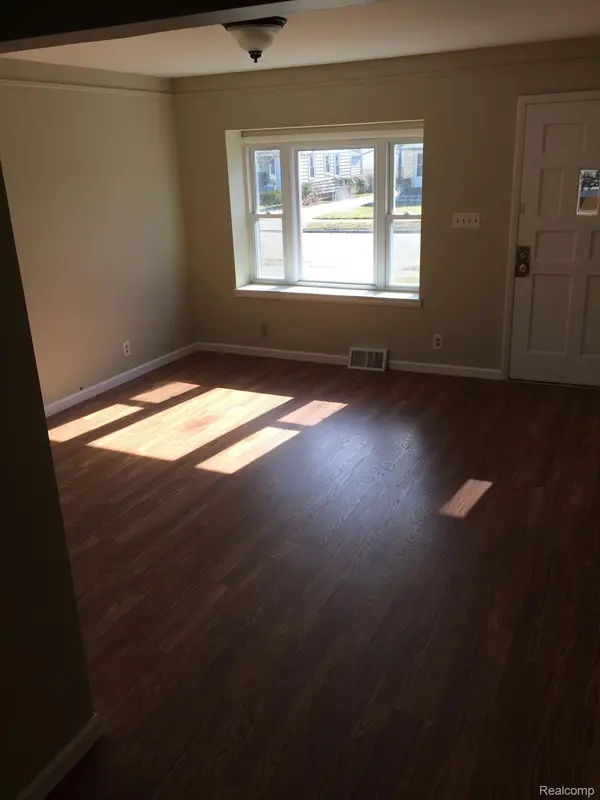 164 W MOREHOUSE AVE N, Hazel Park, MI 48030