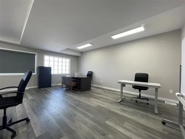 984 Sargent AVE, Winnipeg, MB R3E 0E3