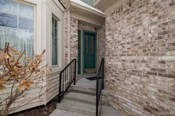 45325 Stonehedge DR, Plymouth Charter Township, MI 48170