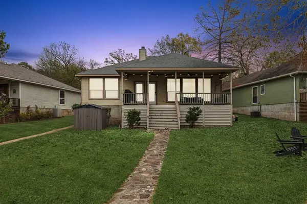 184 Oak Hills Drive, Mabank, TX 75156