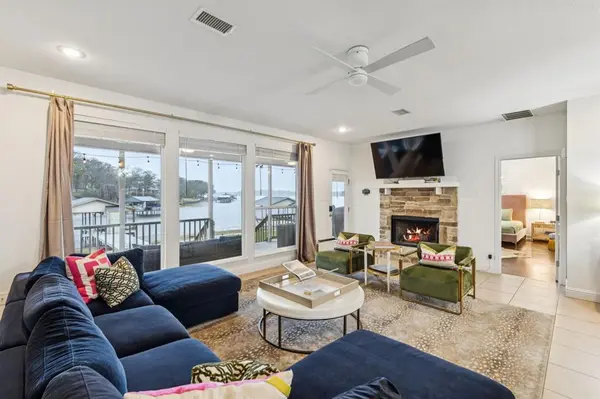 184 Oak Hills Drive, Mabank, TX 75156