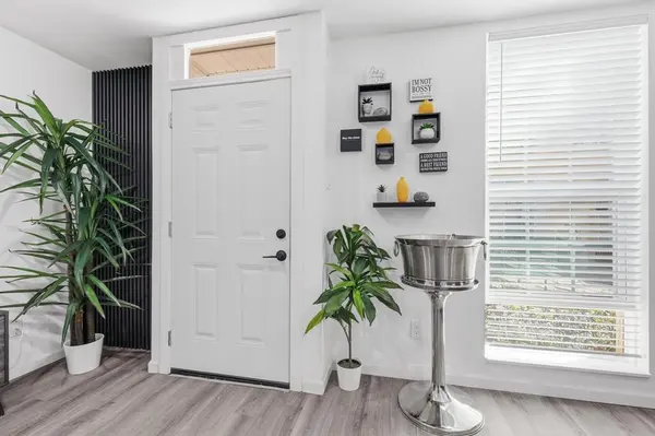 9829 Park Lane Court #B, Dallas, TX 75220