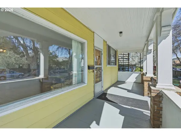 805 E 12TH ST, The Dalles, OR 97058