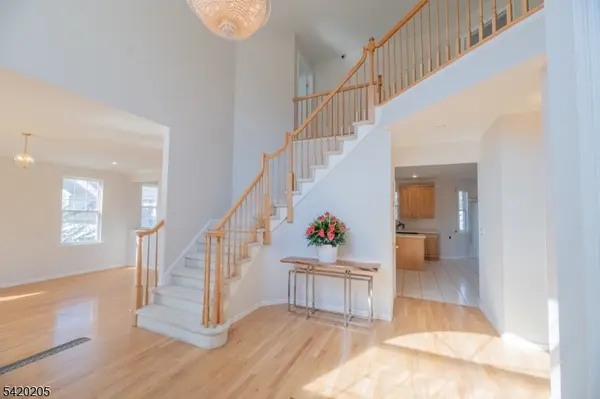 6 Banyan Ct, Edison Twp., NJ 08820