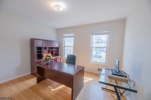 6 Banyan Ct, Edison Twp., NJ 08820