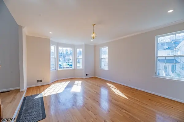 6 Banyan Ct, Edison Twp., NJ 08820