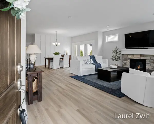 406 W Leland DR, Whitehall City, MI 49461