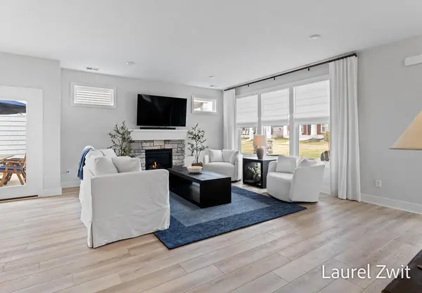 406 W Leland DR, Whitehall City, MI 49461