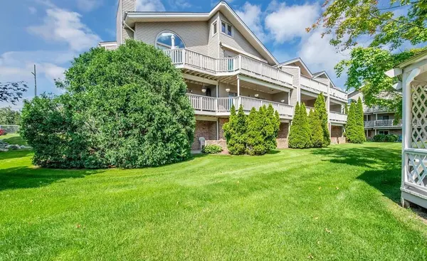 21082 Boulder CIR, Northville City, MI 48167