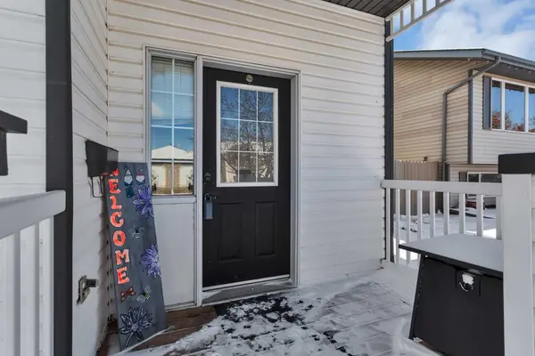 9 Westglen BLVD, Blackfalds, AB T0M 0J0