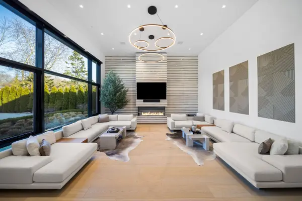 29 Greenside DR, King, ON L0G 1N0