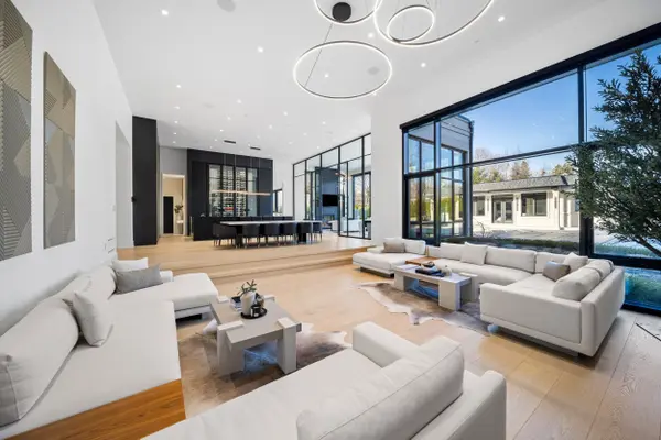 29 Greenside DR, King, ON L0G 1N0