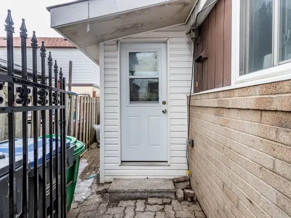 3 Haley CT, Brampton, ON L6S 1N6