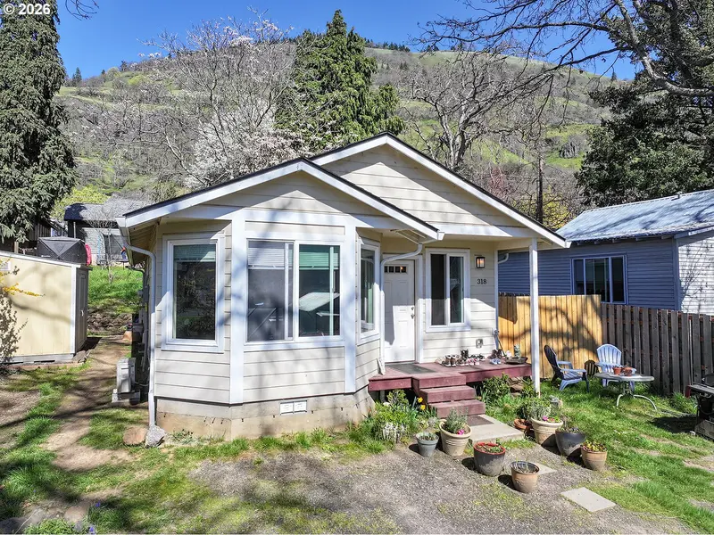 318 E Steuben ST, Bingen, WA 98605