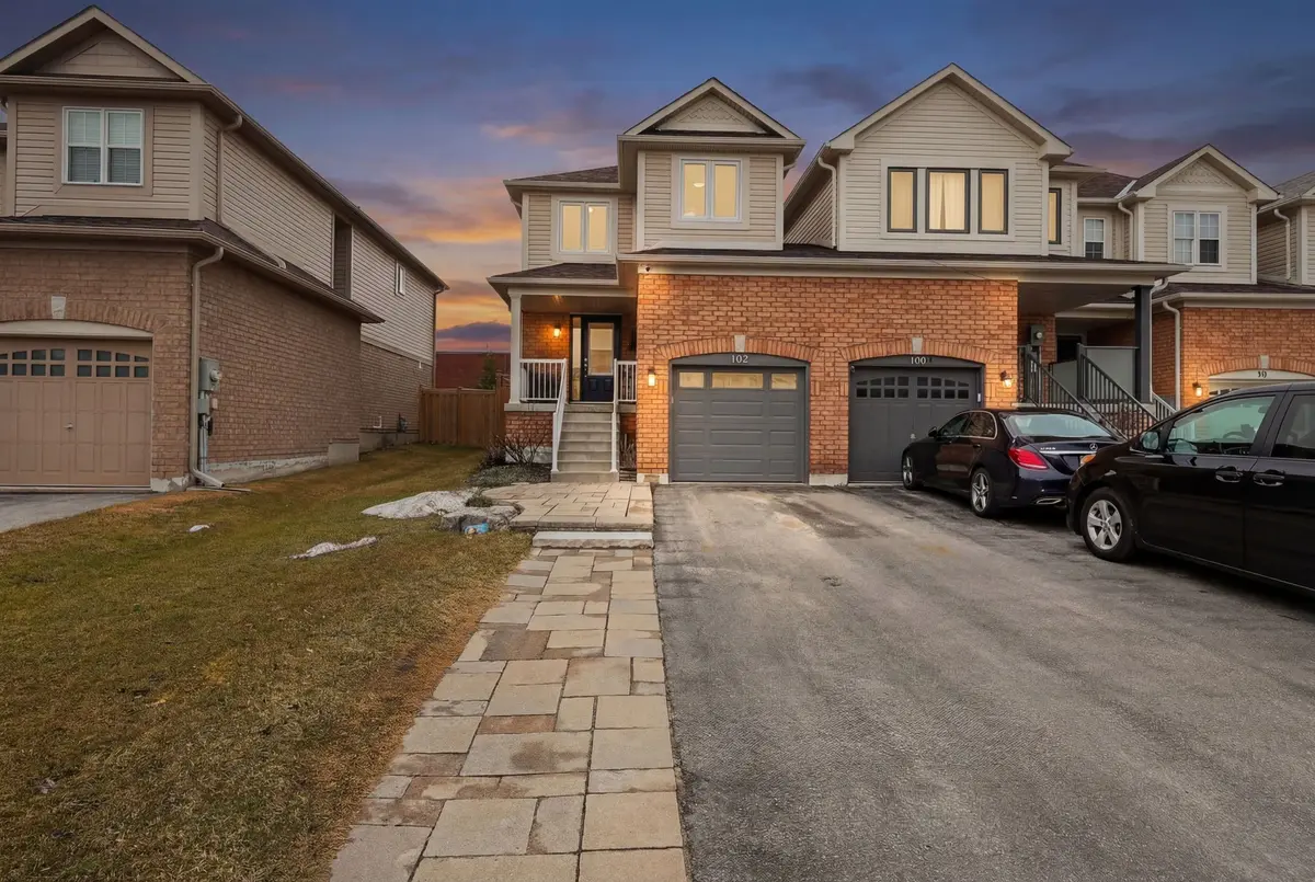 102 Majesty BLVD, Barrie, ON L4M 0E5