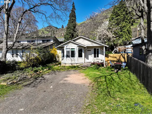 318 E Steuben ST, Bingen, WA 98605